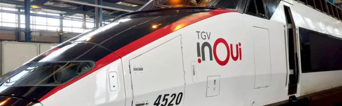 Remise en peinture industrielle d'un TGV