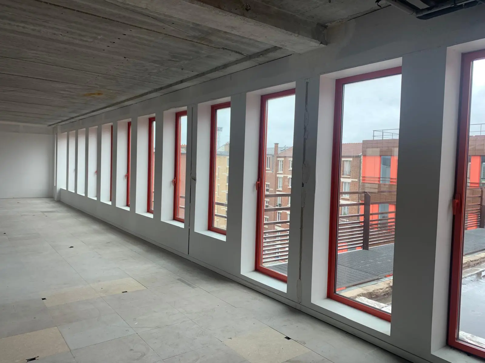 Avant-rehabilitation-la-traversee-peinture-electrostatique-interieure