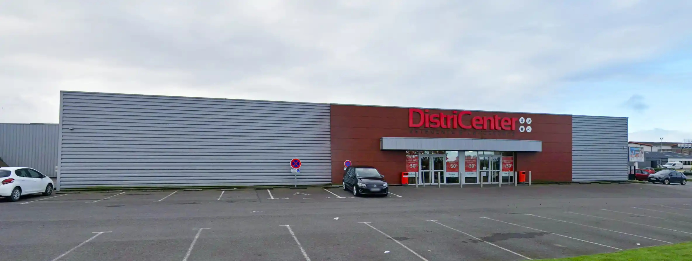 avant-chantier-districenter-peinture-electrostatique-bardage Avant chantier DistriCenter remise en peinture électrostatique de barda