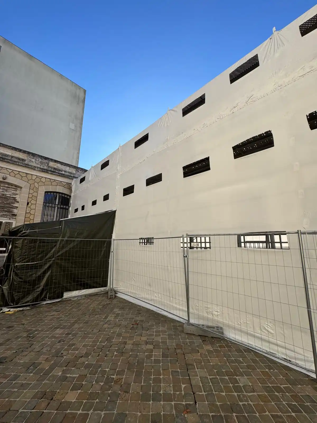 echafaudage en thermo bachage de la sous-prefecture d'arcachon intérieur